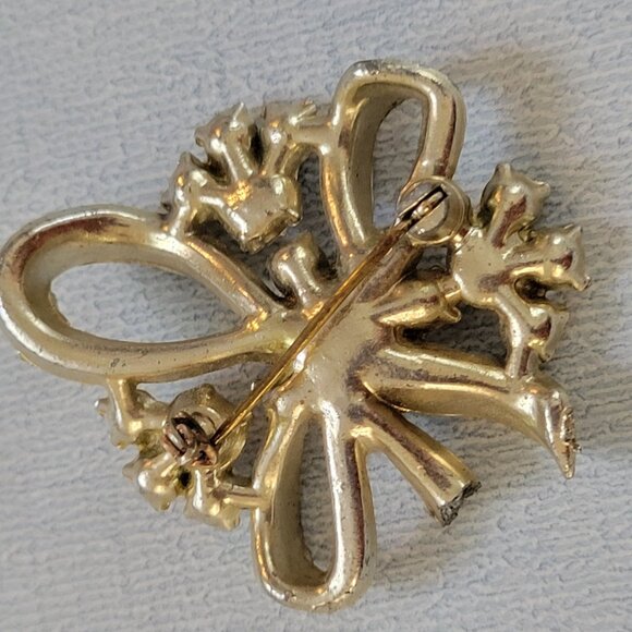 Vintage Gold-Tone Rhinestone Bow Brooch With Pink Opal Accents - Picture 2 of 3